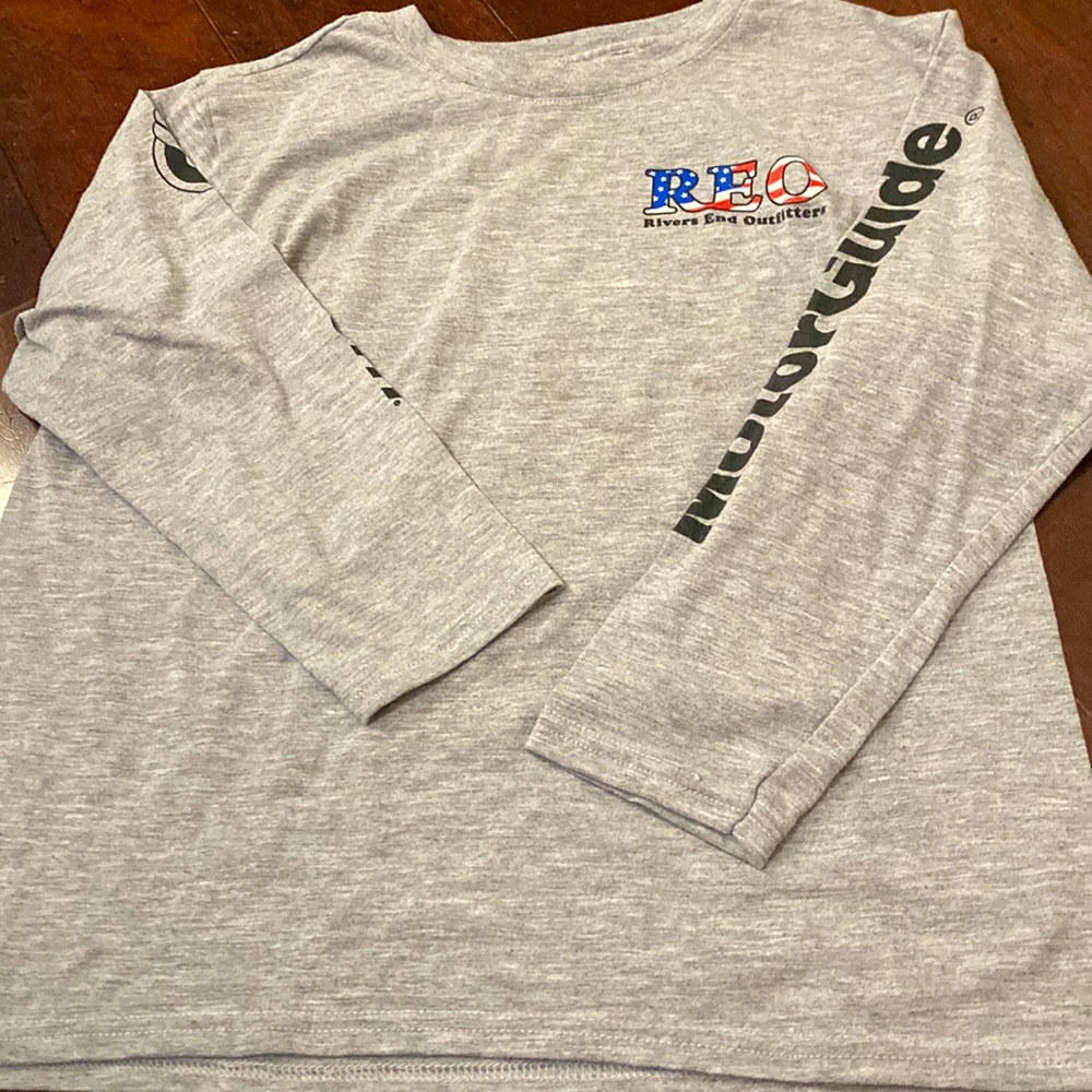 Boys’ long sleeve tee